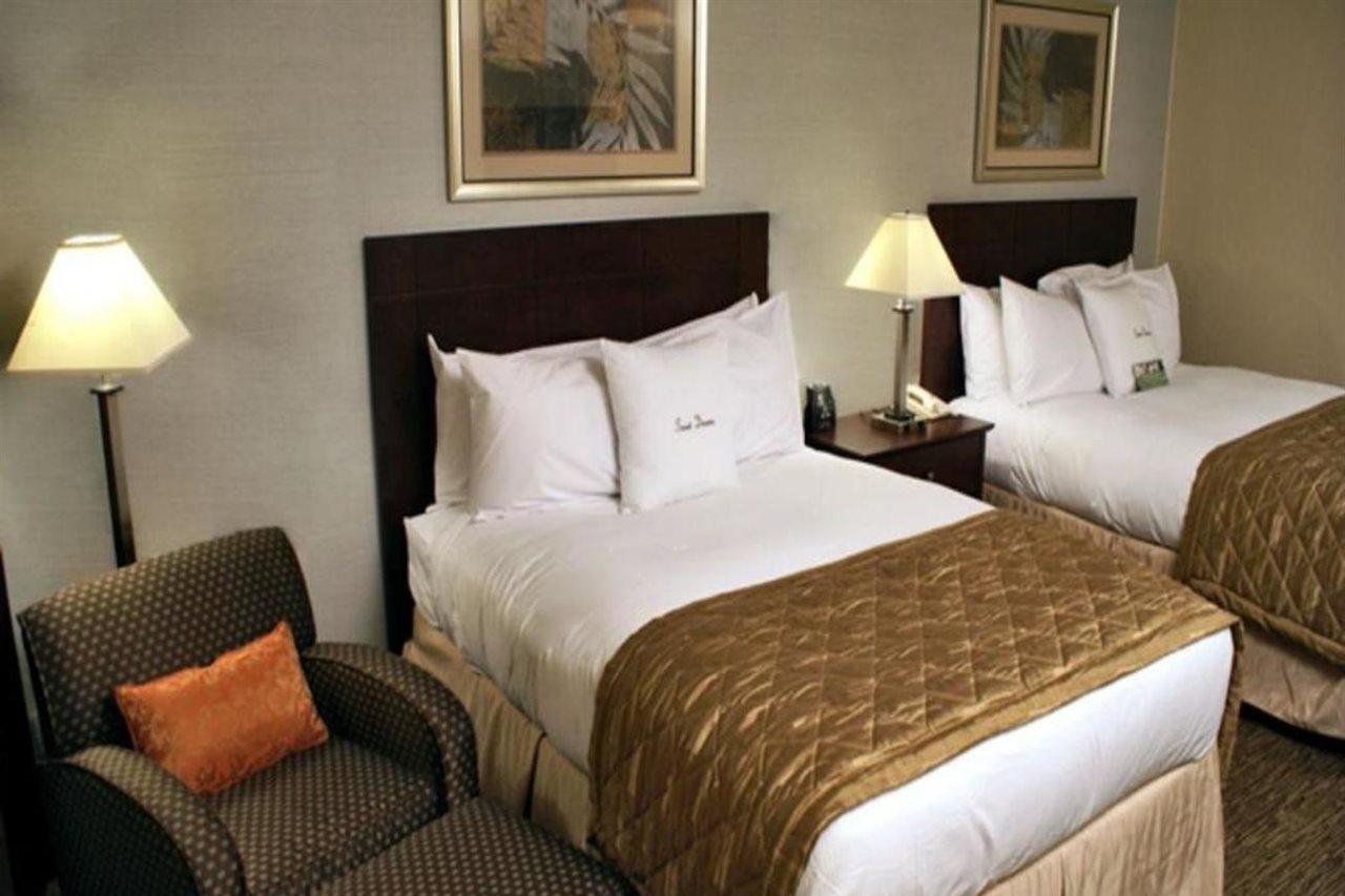 ดับเบิ้ลทรี บาย ฮิลตัน ร็อคกี้ เมาน์ Hotel ร็อกกี้เมาท์ ภายนอก รูปภาพ