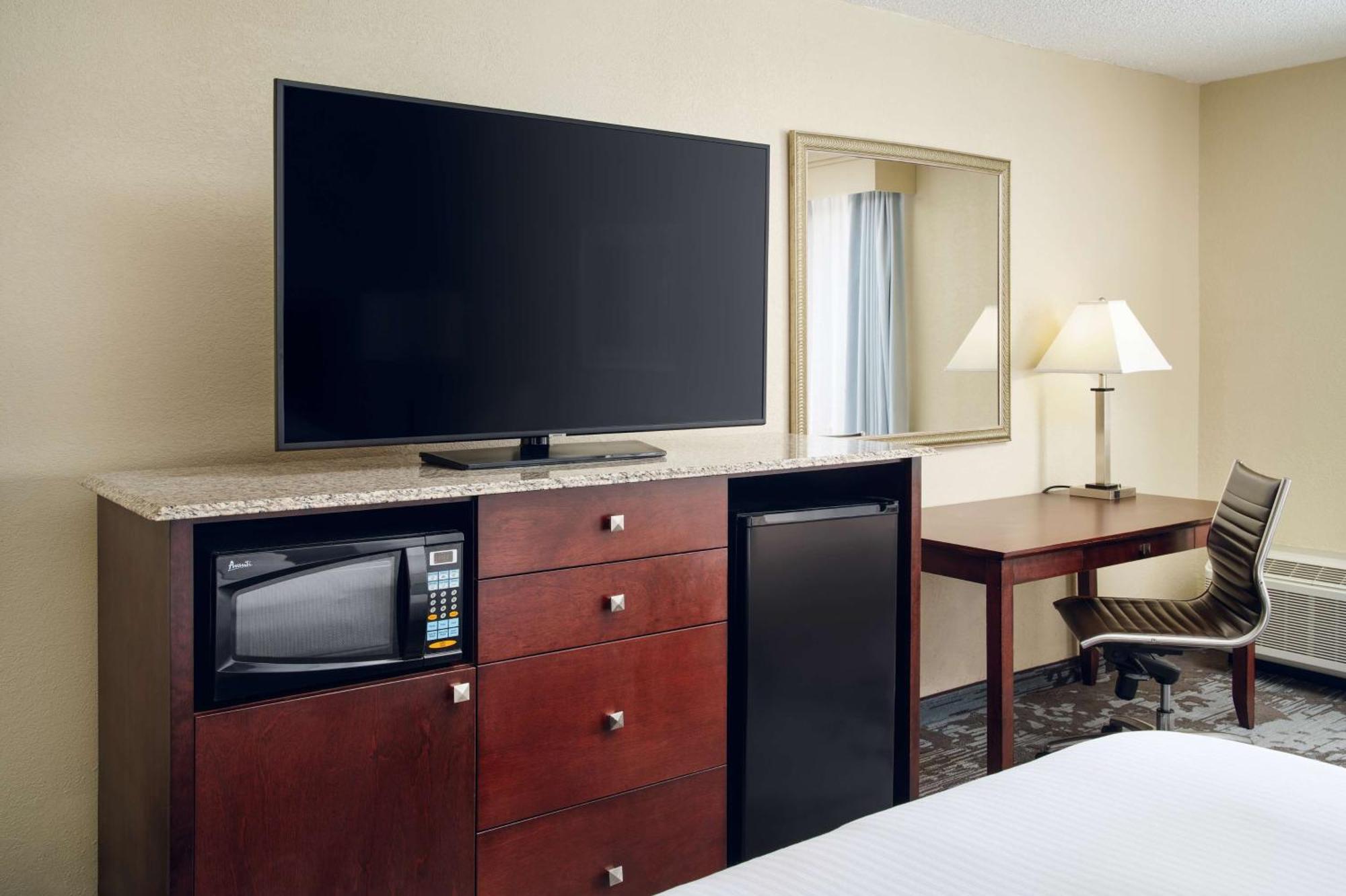 ดับเบิ้ลทรี บาย ฮิลตัน ร็อคกี้ เมาน์ Hotel ร็อกกี้เมาท์ ภายนอก รูปภาพ