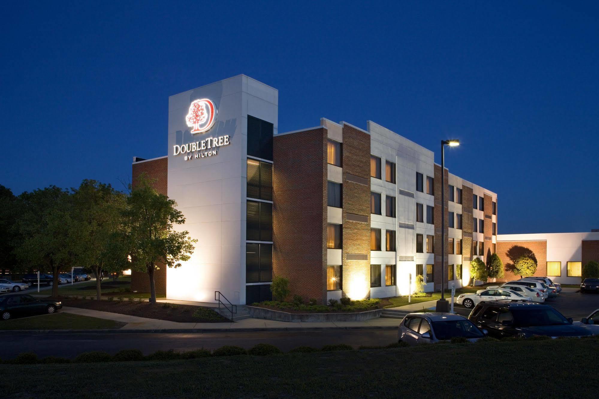ดับเบิ้ลทรี บาย ฮิลตัน ร็อคกี้ เมาน์ Hotel ร็อกกี้เมาท์ ภายนอก รูปภาพ